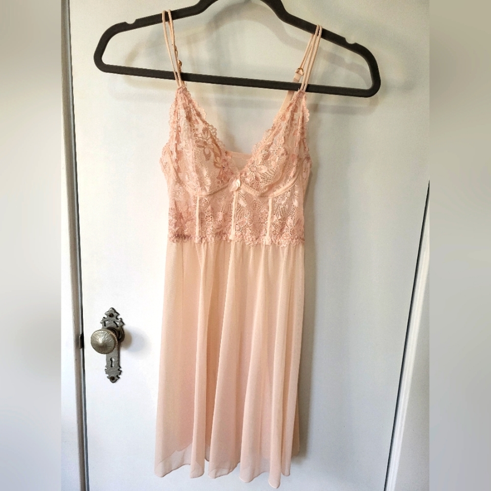 La Vie En Rose Babydoll Chemise